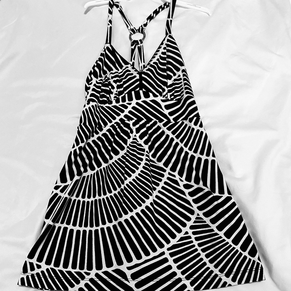 Black and white tank top